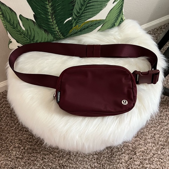 lululemon athletica Handbags - Lululemon Everywhere Belt Bag - Merlot